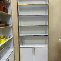 قفسه و پیشخوان