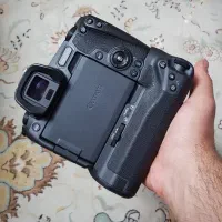 Canon EOS R + باتری گریپ BG-E22 + کیج SmallRig|دوربین عکاسی و فیلم‌برداری|رشت, گلسار|دیوار