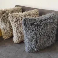 کوسن خز دار مبلی|رختخواب، بالش، پتو|شیراز, آبیاری|دیوار