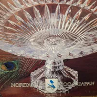 ظرف پایه دار اصل ژاپن کاملا نو قیمت توافقی|ظروف سرو و پذیرایی|اصفهان, باغ دریاچه|دیوار