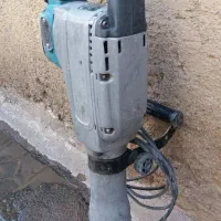 هیلتی ۱۳۰۴ گریسی|ابزارآلات|مشهد, کوشش|دیوار