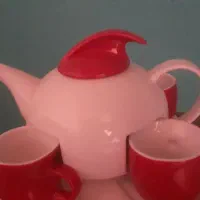 قوری وفنجان