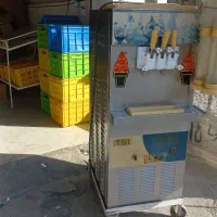 بستنی خیابانی نیکنام