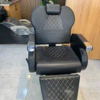 صندلی آرایشگاه  و لوازم آرایشگاه در حد نو