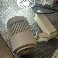 چراغ هالوژن زیر سقفی
