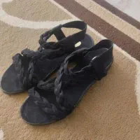 کفش نو|کیف، کفش، کمربند|قم, شاه سید علی|دیوار