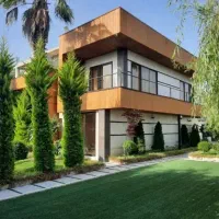 مدرن-فول-هوشمنداستخرروبازوحیاط-مشجر-جنگلی-و-ویترین