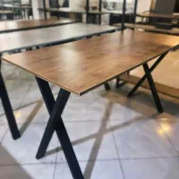 میز پایه فلزی  با صفحه پویا