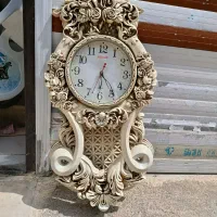 ساعت دیواری کاملا سالم