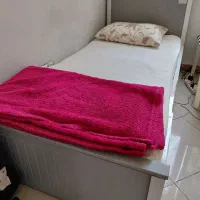 تخت یک نفره به همراه تشک