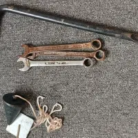 آچار و چند وسیله ی اضاف