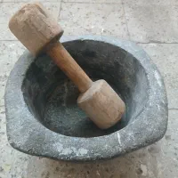 هاون سنگی با دسته