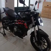 بنلی ۳۰۰ دو سیلندر