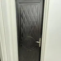 درب چوبی سرویس و حمام و یک عدد صندلی نهار خوری بچه|مصالح و تجهیزات ساختمان|بندرعباس, |دیوار