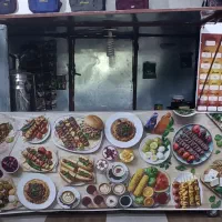 دکه ساندویچی و چایی