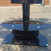 میز زیر تلویزیون