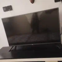 تلویزیون 42 اینچ همراه با میز تلویزیون|تلویزیون و پروژکتور|شاهرود, |دیوار