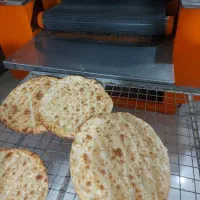 به یک خمیر چونه گیر برای کار در نانوایی نیازمندم
