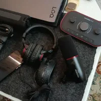 پک تولید محتوا Focusrite Vocaster Studio Two