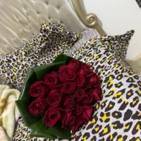 ۲۰ شاخه رز فقط ۲ تومن امروز بخرین کمترم میدم