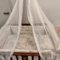 تخت گهواره ای ضد رفلاکس