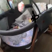 گهواره کنار مادر