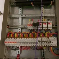 استخدم نیروی برق کار ماهر