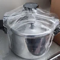 زودپز جنس استیل نو نو تولید قدیم و جنس خوب