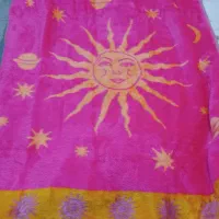 پتو یکنفره نو هستش.خوش رنگ دو زیبا.دو رو هست