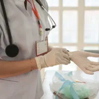 خدمات پرستاری وصل سرم تزریقات پانسمان سونداژدرمنزل