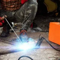 جوشکار هستم و تمام کارهای ساختمانی انجام میدم