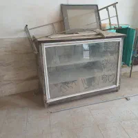 ویترین فلزی