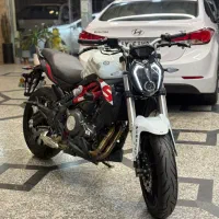 بنلی ۳۰۰ دو سیلندر مدل ۴۰۳