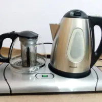 چای ساز و توستر  در حد نو