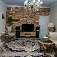 یه-باب-واحد-آپارتمان-1-از-3-طبقه-اول-روی-پیلوت