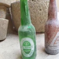 شیشه کمیاب|کلکسیون اشیاء عتیقه|خور (اصفهان), |دیوار