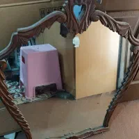 آینه قدیمی با قاب