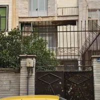 اجاره خانه۱۰۰متری ۳ طبقه ۶۵ متری دربستی