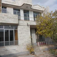 رهن واجاره حیاط ویلایی طبقه همکف