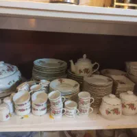 چینی و ظروف گل سرخی ۱۰۰ تیکه