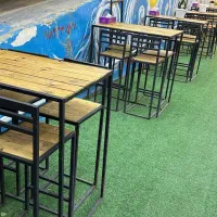 صندلی و میز چوبی