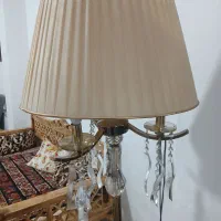 آباژور ایستاده کنار مبلی ۳ شاخه