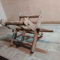 چرخ چاه قدیمی چوبی