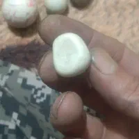 چندتاسنگ‌سفت‌ومحکم‌نمی‌دونم‌چیه‌بدردکسی‌میخوریاحق