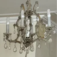 لوستر شیشه ای|لوستر و چراغ آویز|شیراز, بعثت|دیوار