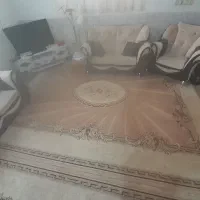 مبل و فرش رنگ کرمی قهوه ای ست