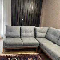 مبل ال راحتی چوبی، پارچه‌ای، کاملاً سالم