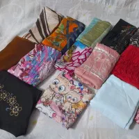 شال و روسری و مقنعه و جامدادی ۲۰۰ تومان