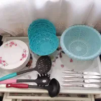 بشقاب ملامین سبد سبزی آبکش کفگیر ملاقه چاقو