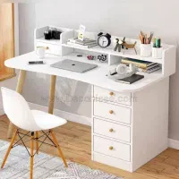 تخت و میز تحریر